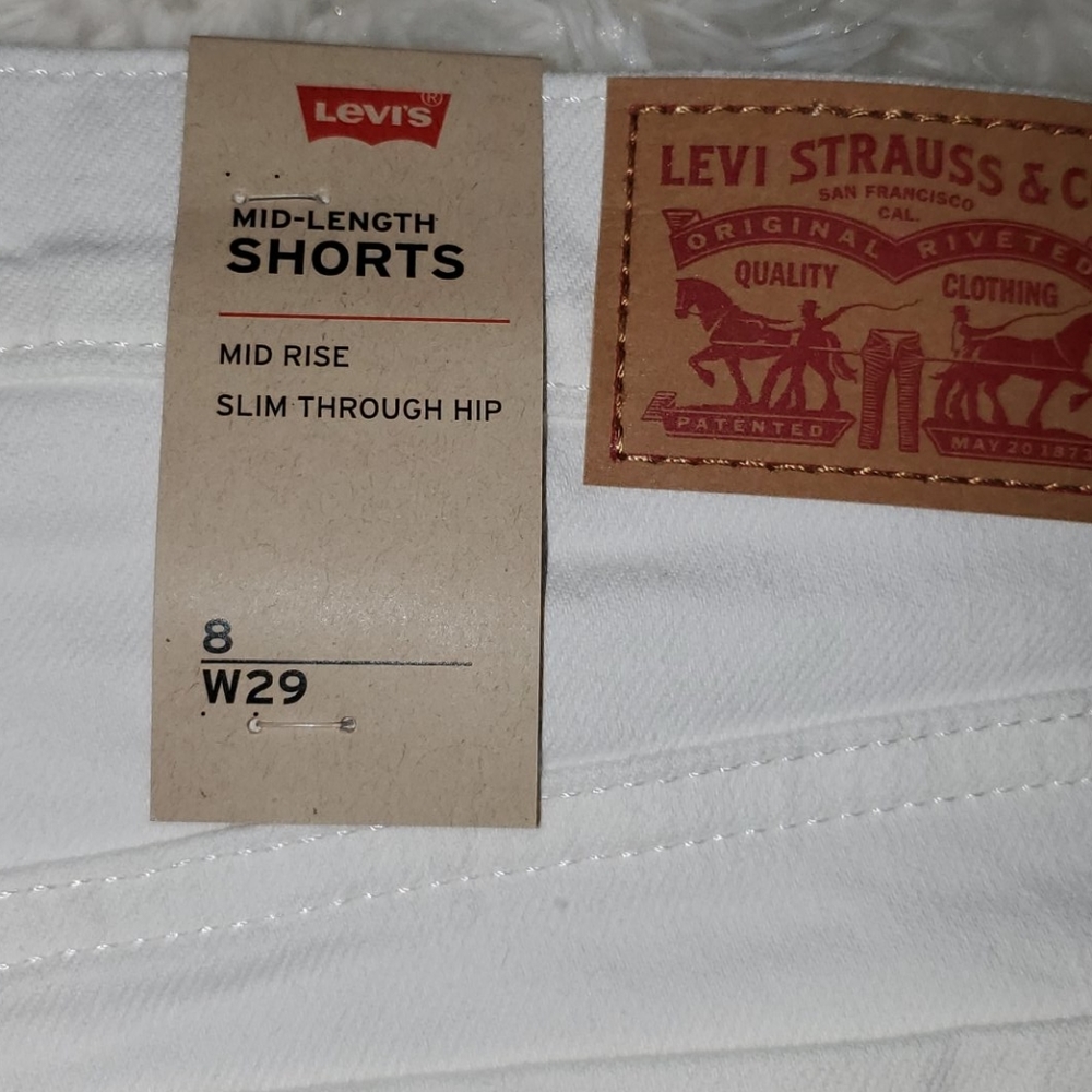 Levi's - Picture 4 of 4
